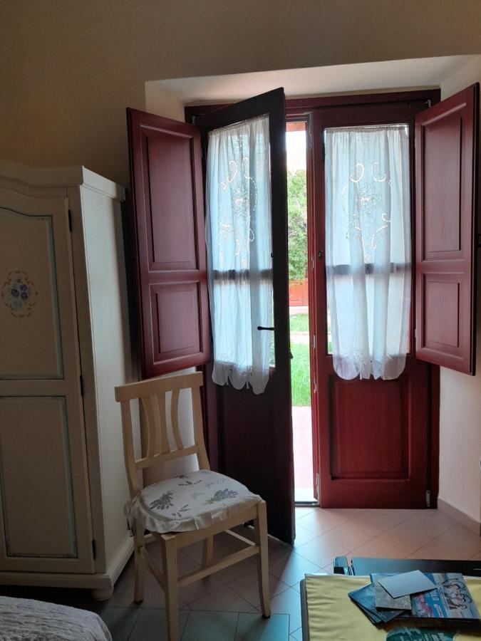 Oasi Ottocento Bed & Breakfast Quartu SantʼElena Екстериор снимка