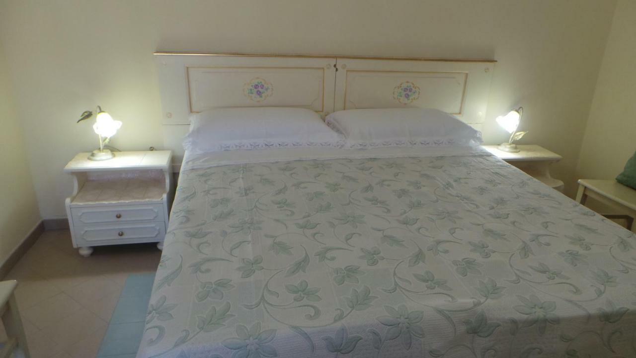Oasi Ottocento Bed & Breakfast Quartu SantʼElena Екстериор снимка